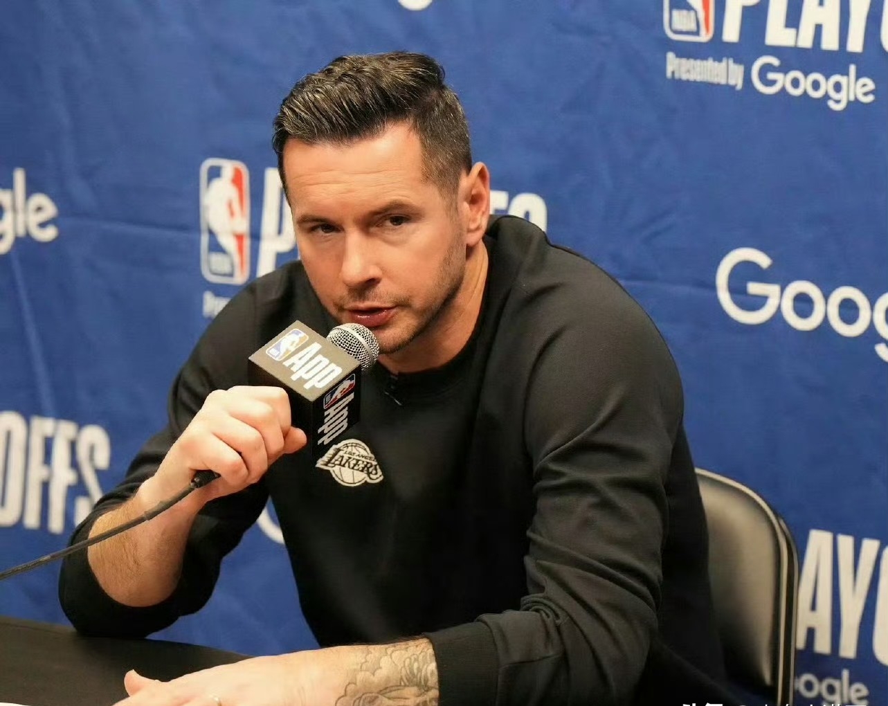 关于亚冠赛后再迎强敌，洛杉矶快船再遭质疑，主帅态度：媒体盛赞，阵容厚度经受考验的信息