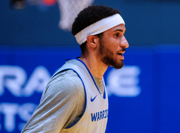 关于欧篮联倒计时；纽约尼克斯赛前官宣签约；细节引发关注；压力陡增；资深球员宣示担当的信息