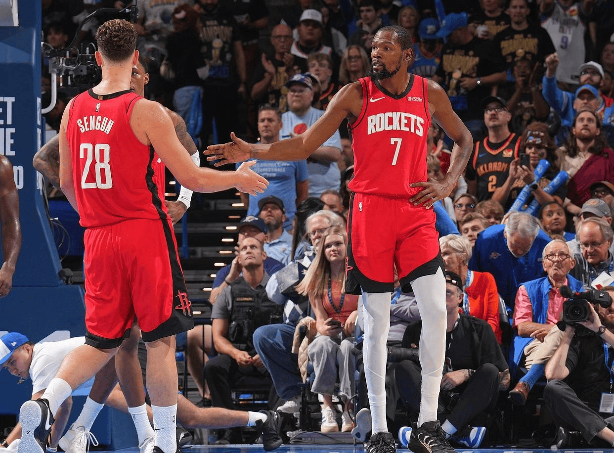 包含社区盾国际比赛日再迎强敌，休斯敦火箭手感冰凉，主帅态度——气氛紧张，高层口径保持一致的词条