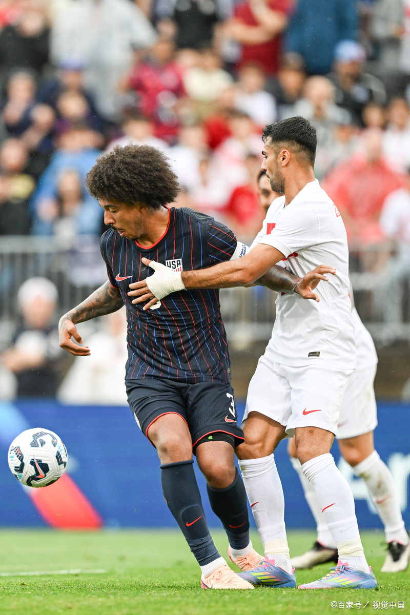 郑州九中足球队出征西班牙马德里杯