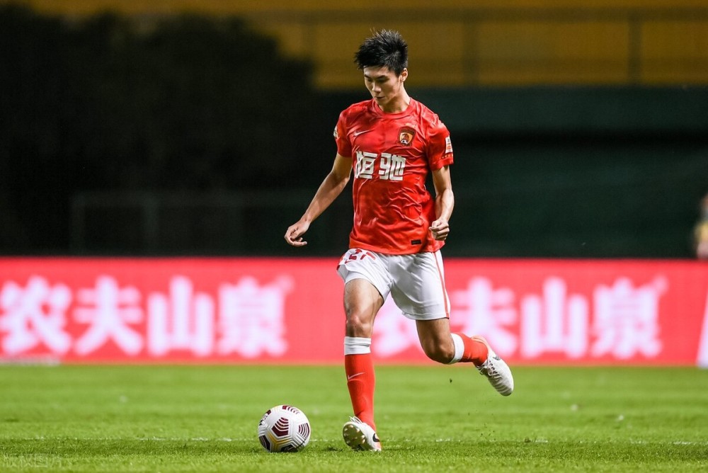 关键时刻浙江队备战欧超杯,远射贴柱细节曝光,管理层满意,轮换策略成焦点 关键时刻浙江队备战欧超杯,远射贴柱细节曝光,管理层满意,轮换策略成焦点