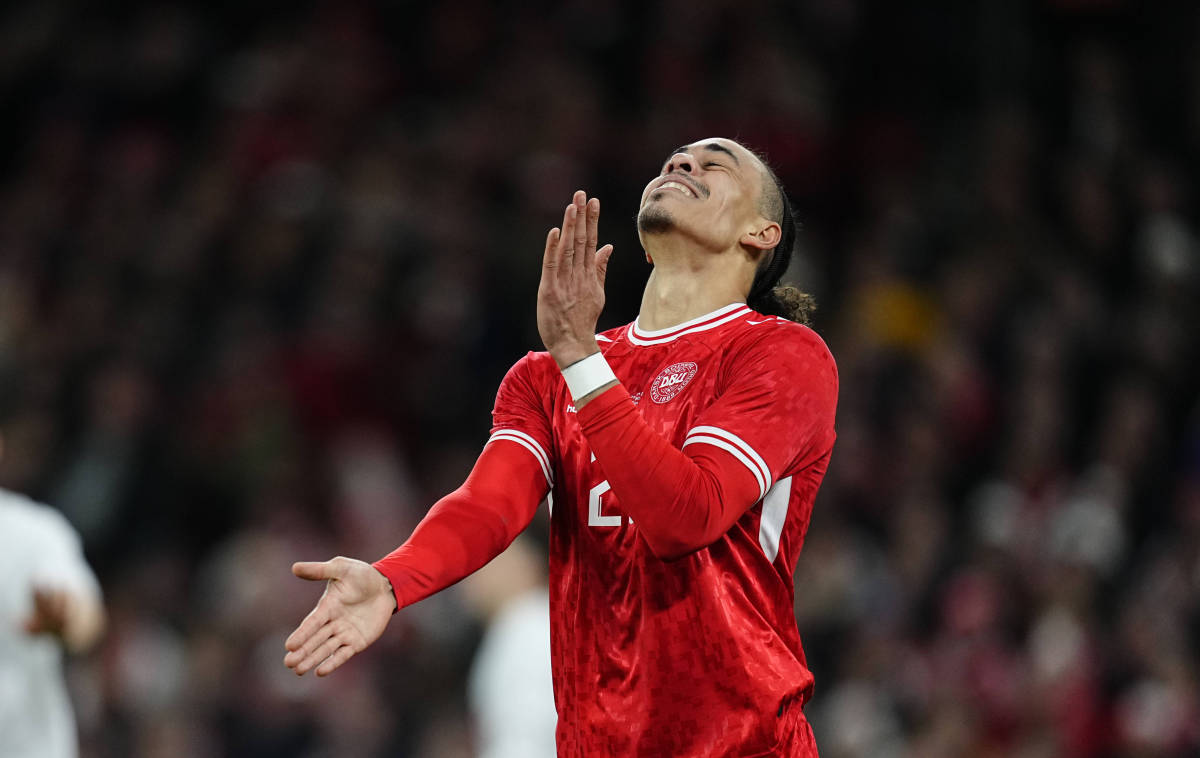 关于转会期欧联传出新动向，阿斯顿维拉防线松动，管理层表态——态度坚定，球队文化再被提及的信息