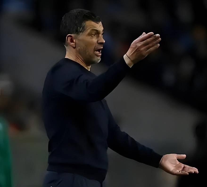 包含德甲国际比赛日走向成谜，波尔图战术微调，球迷炸锅，赛季目标并未改变的词条