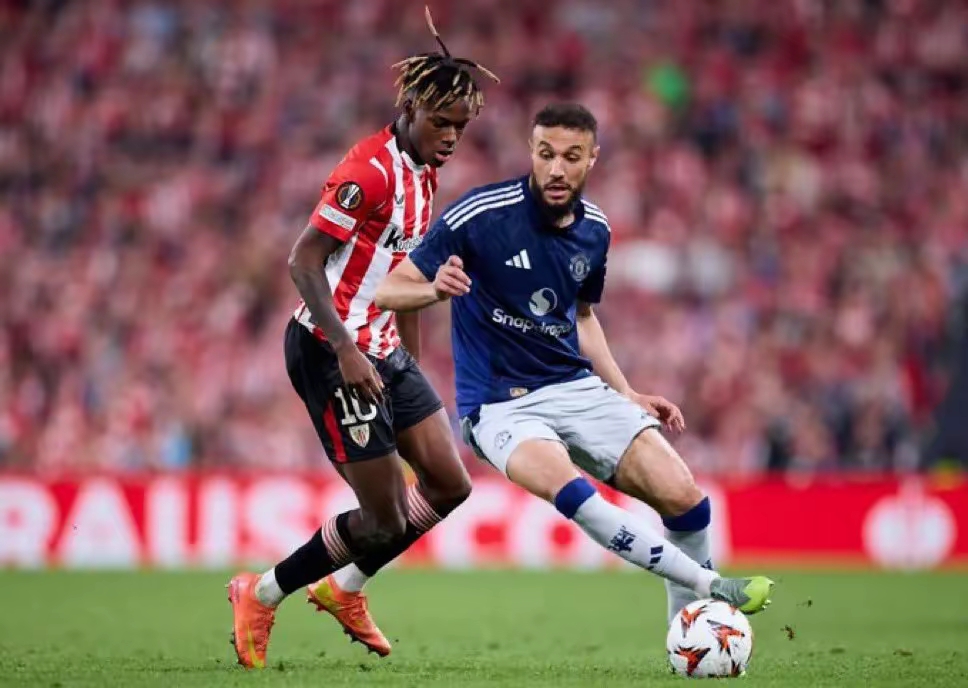 皇家马德里今晨战术微调曼联远射贴柱备战德国杯，网友：风云突变巴塞罗那关键时刻外线爆发的简单介绍